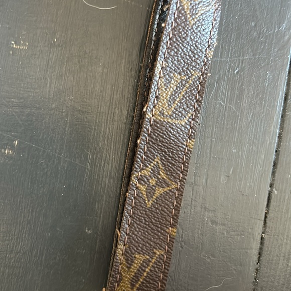 LV key Fob - Picture 5 of 7